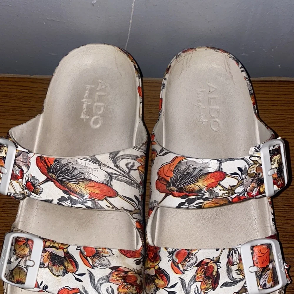 Also love Planet‎ Sandals Pre Owned women’s size 8